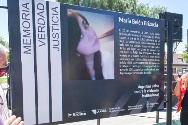 Cartel emplazado en Aimogasta.