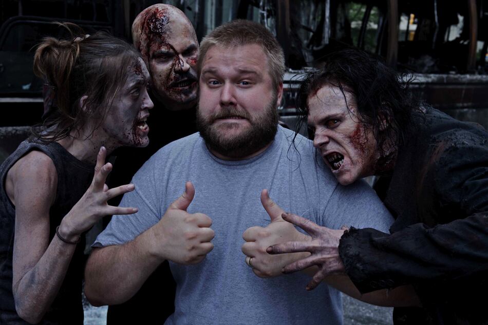 Robert Kirkman, autor del comic original, posee un 5% de los beneficios producidos por la serie.