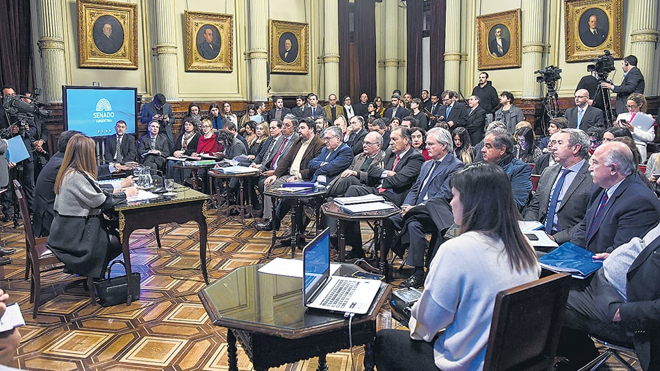 Los senadores se reunieron ayer en el plenario de comisiones de Justicia y de Seguridad Interior.