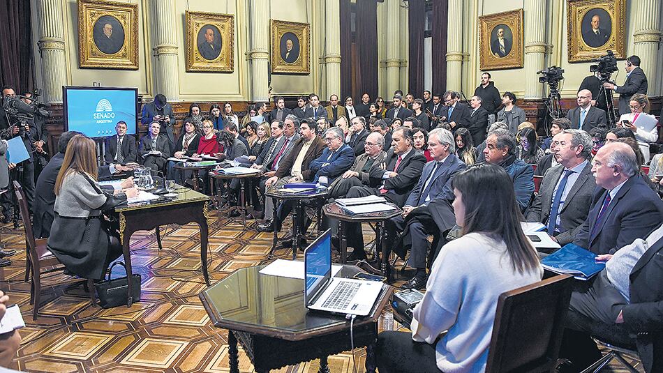 Los senadores se reunieron ayer en el plenario de comisiones de Justicia y de Seguridad Interior.