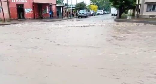 El agua cubrió el centro de La Merced y Cerrillos.
