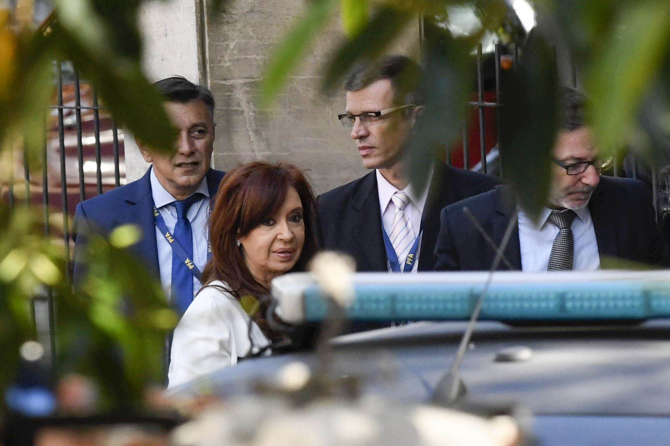 Cristina Fernández de Kirchner en los tribunales de Comodoro Py, en octubre de 2017, antes de presentarse a indagatoria en la causa por el Memorándum con Irán.