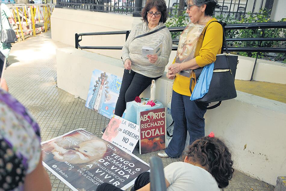 La obstaculización de los antiderechos en el Rawson tuvo su efecto dominó el fin de semana pasado en el Hospital Rivadavia, bajo presión y amenazas a profesionales que realizaron una ILE.