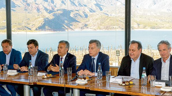 El presidente Mauricio Macri participó ayer del plenario de Educación y de Empleo del G20, en Mendoza.