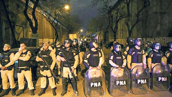 La presencia de la Prefectura, en la villa 21, en función represiva, la única que se le conoce a la fecha por esos lares.