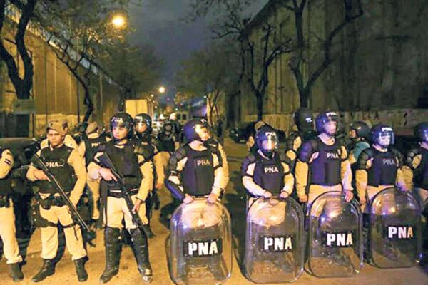 La presencia de la Prefectura, en la villa 21, en función represiva, la única que se le conoce a la fecha por esos lares.