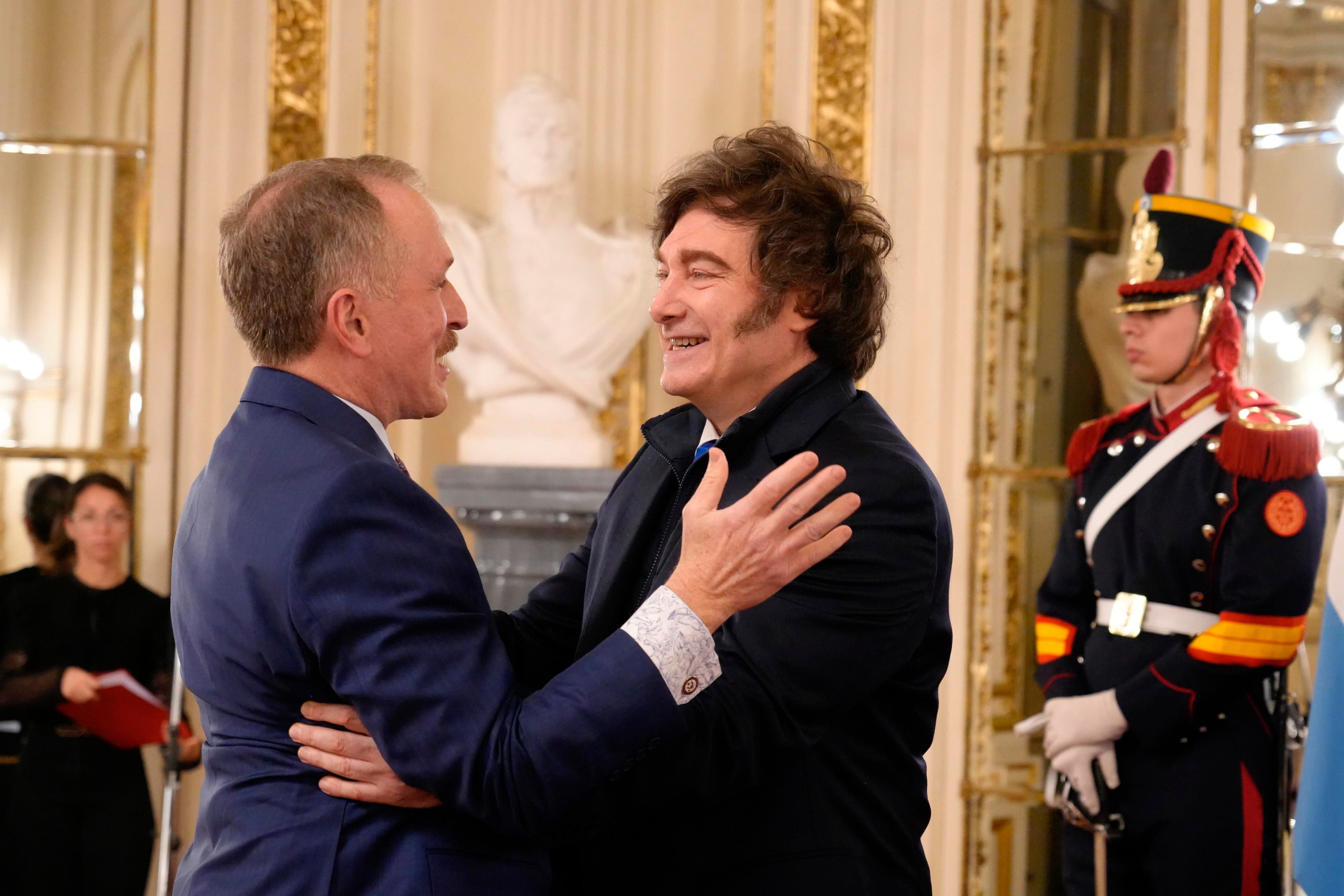 Javier Milei recibió las credenciales de Peter Lamelas y luego se reunieron a solas.