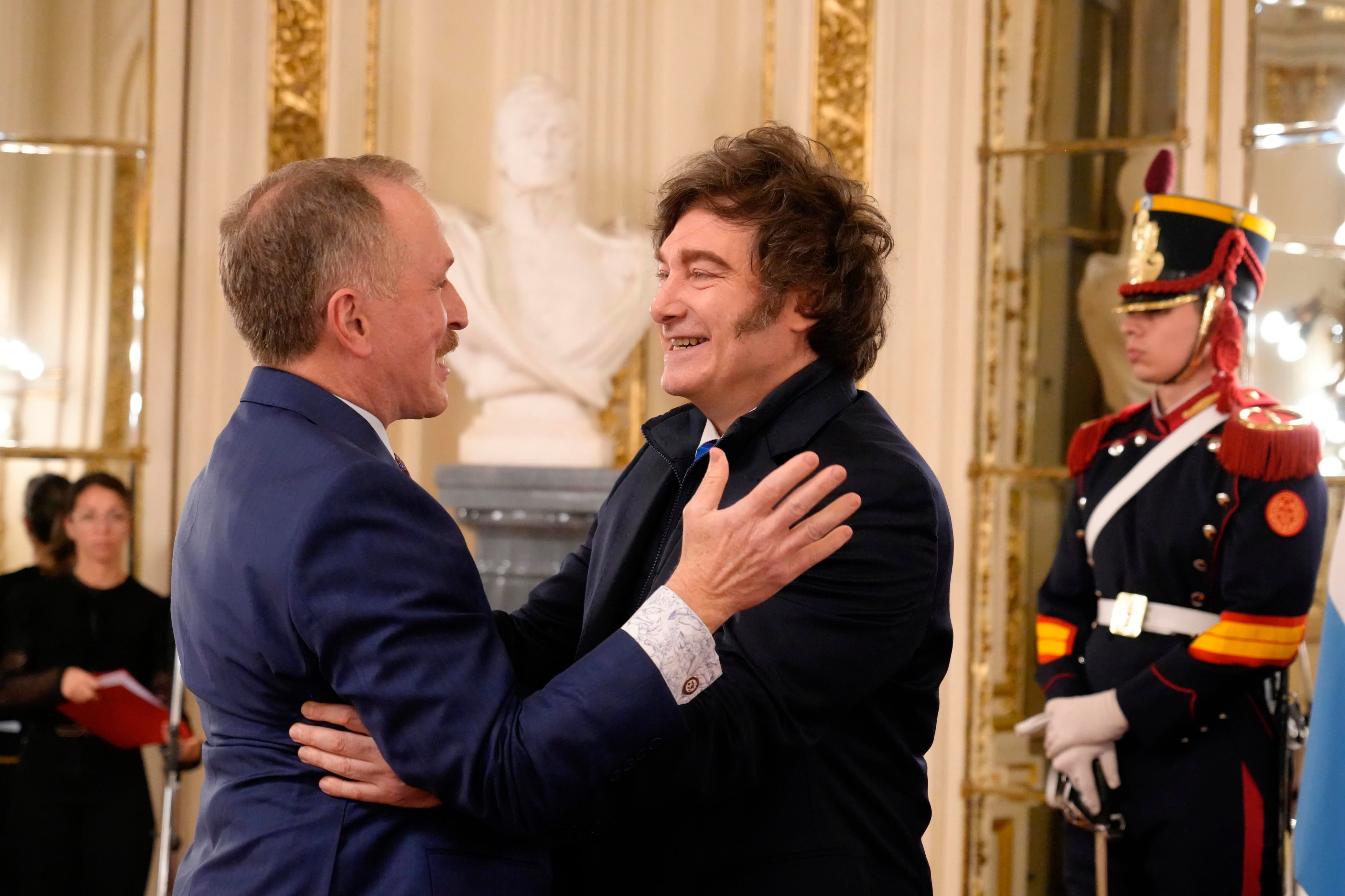 Javier Milei recibió las credenciales de Peter Lamelas y luego se reunieron a solas.