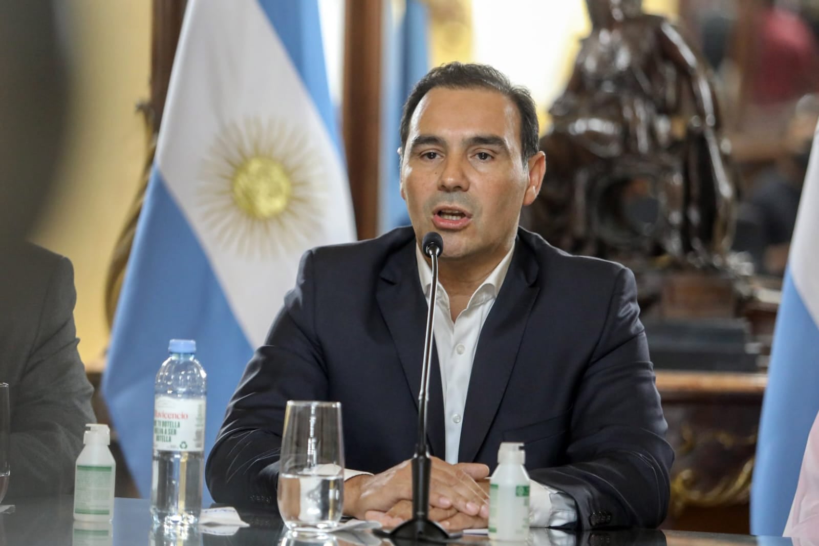 Al gobernador Gustavo Valdés lo denunciaron por encubrir.