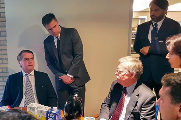 Bolsonaro desayuna con Bolton en Río de Janeiro. La reunión duró una hora.