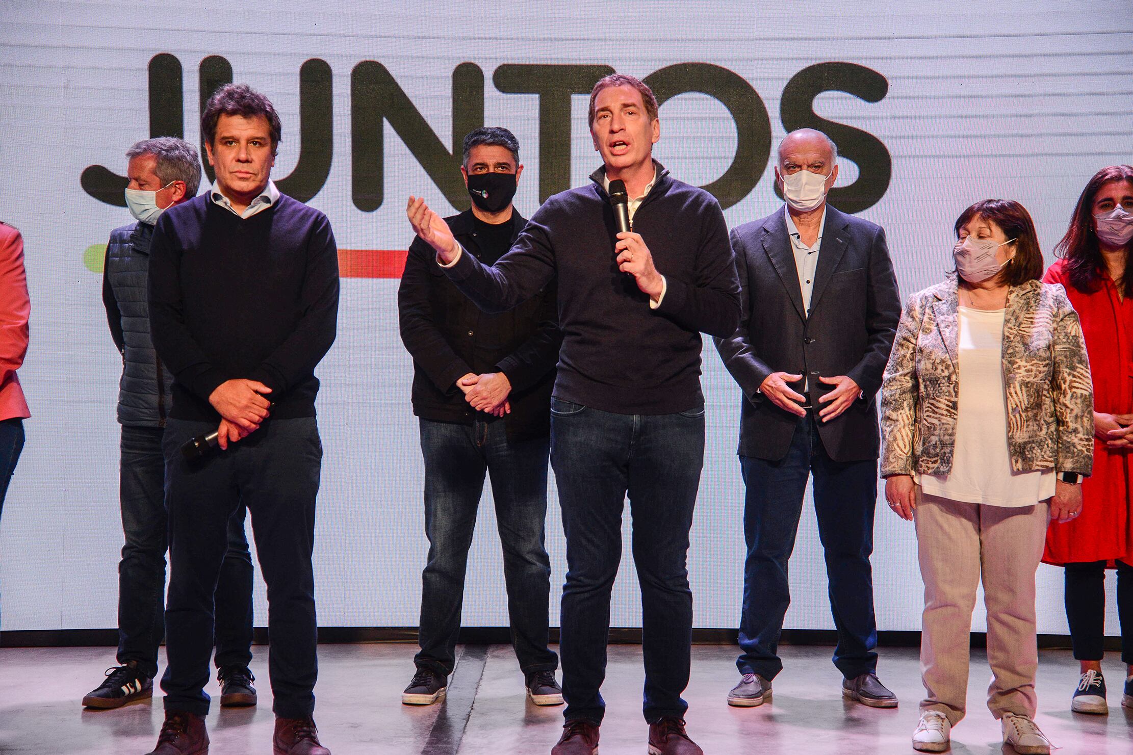 Facundo Manes y Diego Santilli finalmente se reunieron en el búnker platense de JxC.