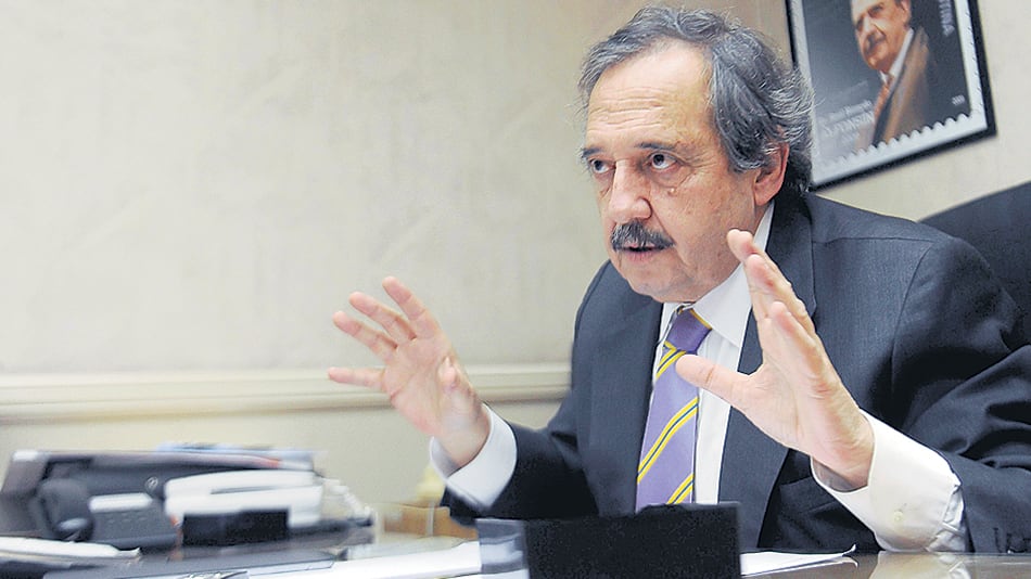 El hijo del ex presidente no ve con buenos ojos la injerencia del Fondo.