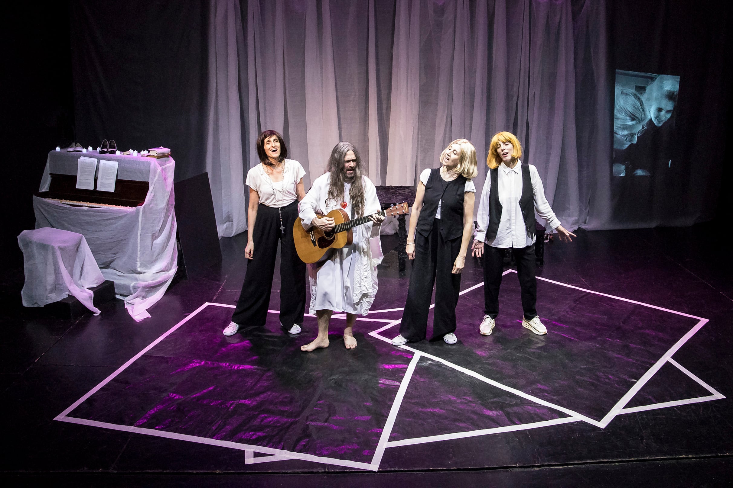 "¿Dónde está Mónica?" va los domingos en Teatro El Extranjero.