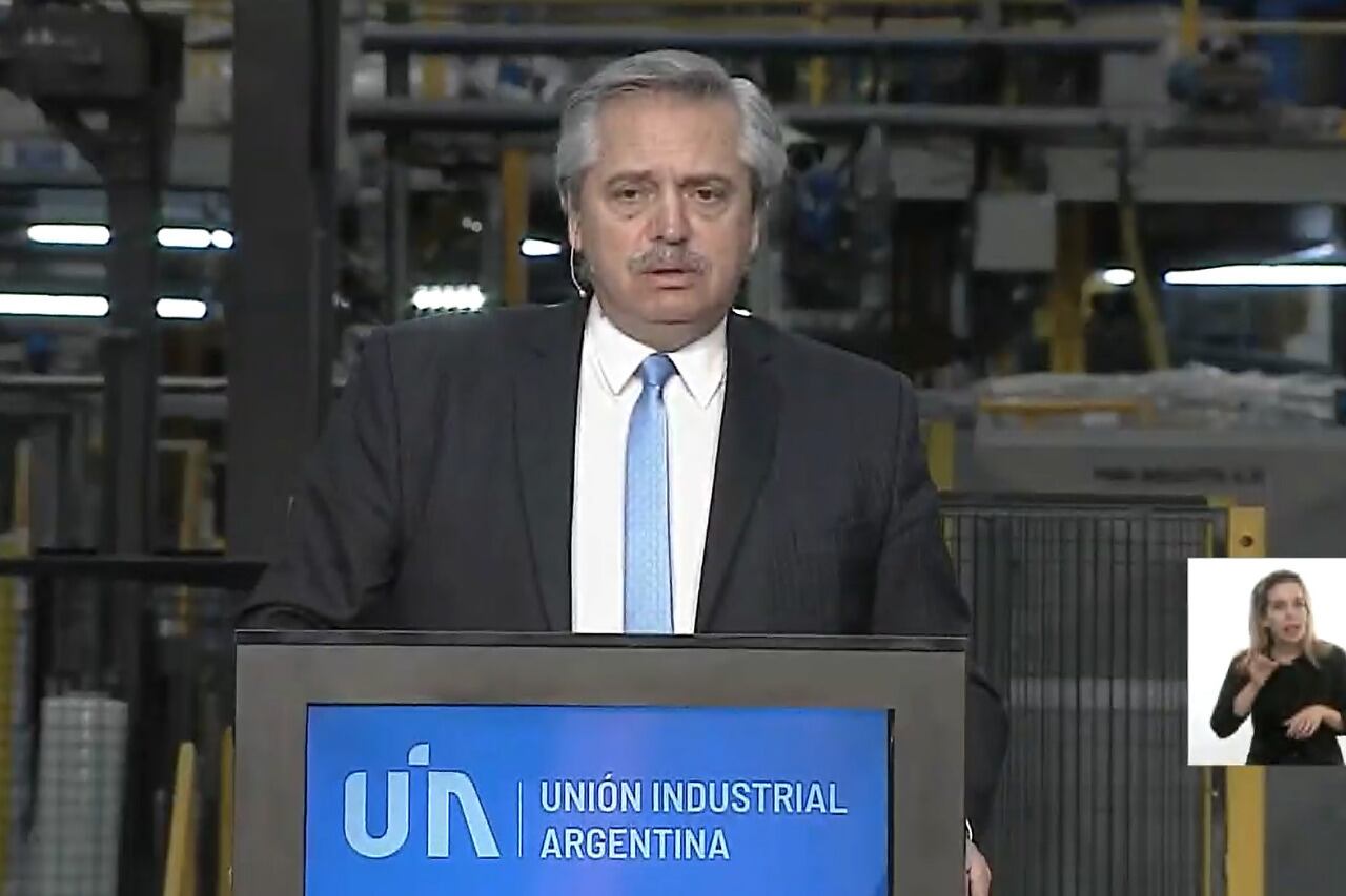 El presidente Alberto Fernández en el acto por el Día de la Industria.
