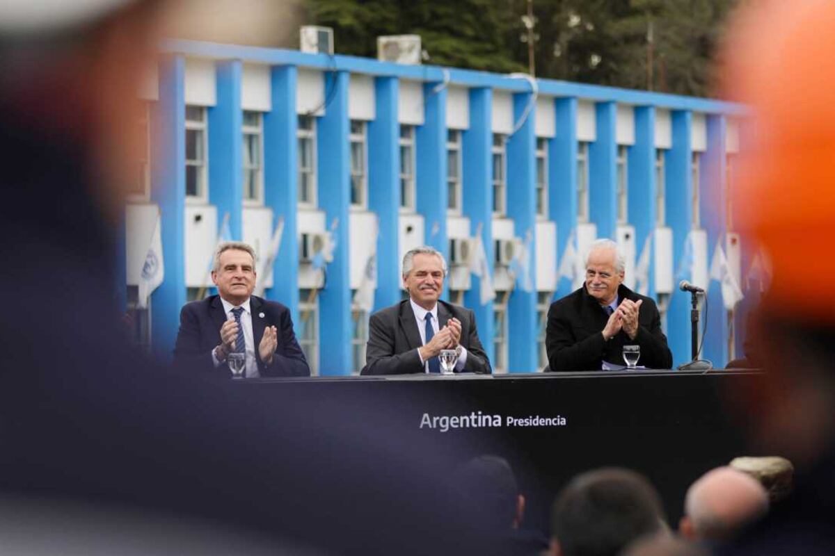 Alberto Fernández encabezó el acto, acompañado por el jefe de Gabinete, Agustín Rossi, y el ministro de Defensa, Jorge Taiana.