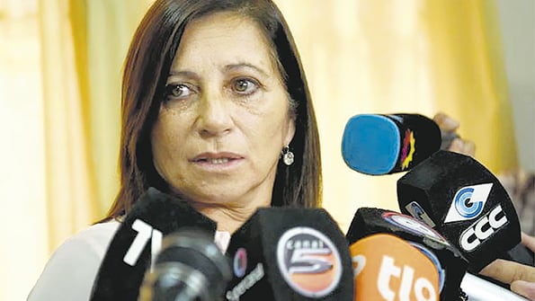 La fiscal Adriana Giannoni equiparó los derechos de la niña y los del feto.
