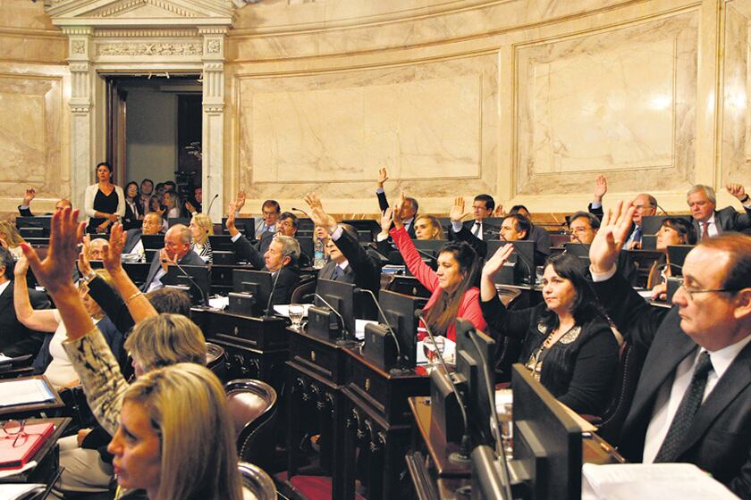 Por unanimidad y sin debate, los senadores aprobaron la ley que regula el uso medicinal del cannabis.