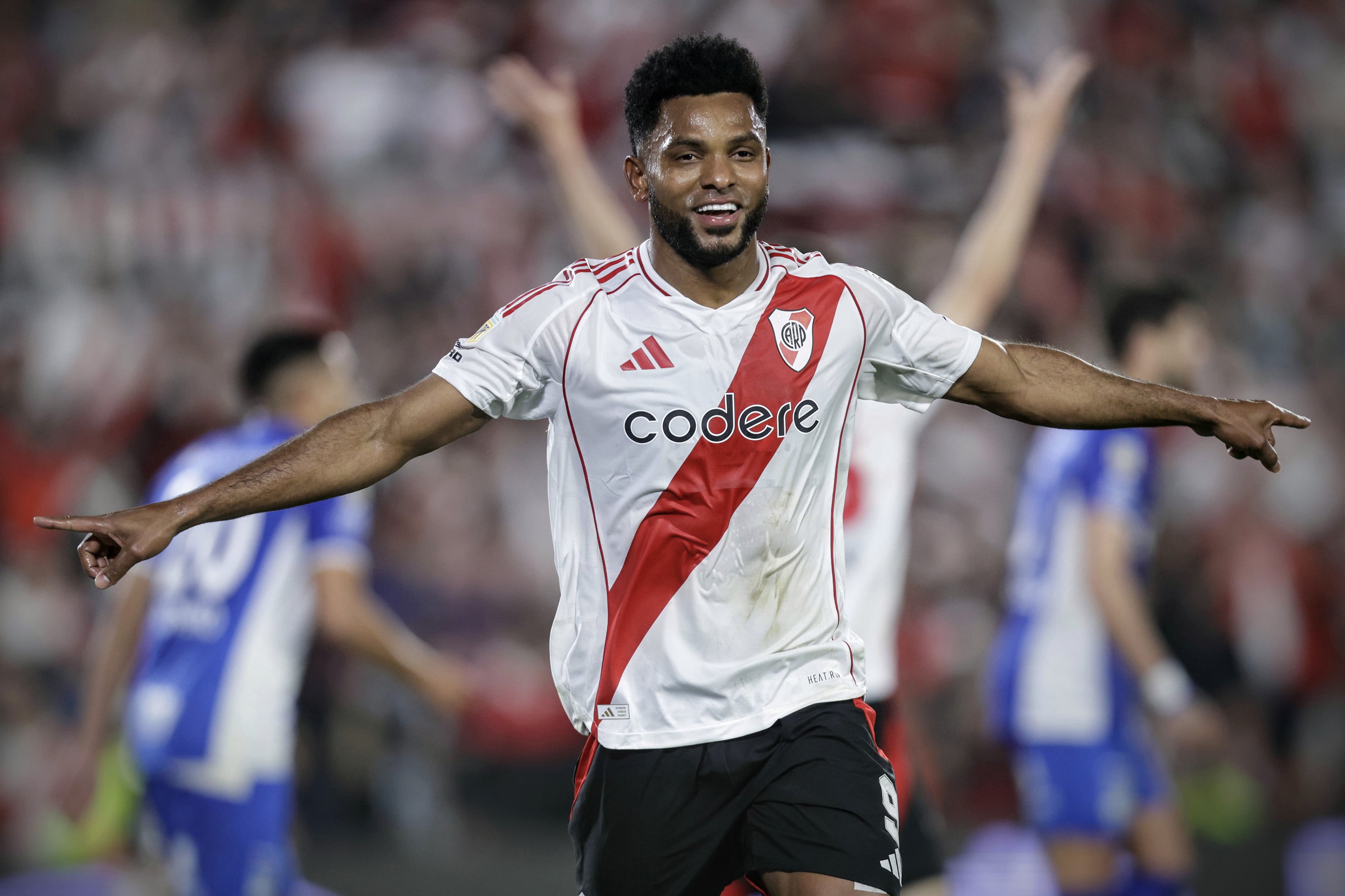 El colombiano festeja el segundo de River