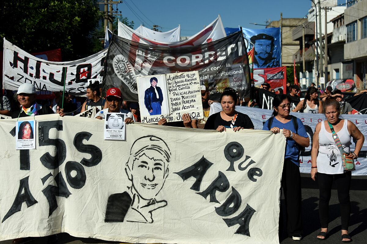 Marcha de familiares y amigos de Luciano Arruga. Imagen: Nicolás Parodi