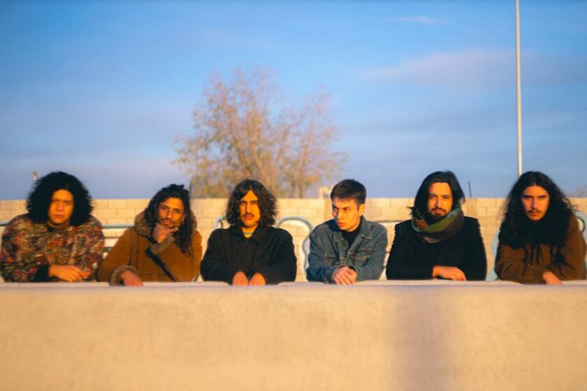 En Morón, el EC Laberinto tendrá artistas de todos lados, como Revistas, Sabot, El Club Audiovisual, Parkour en el Geriátrico, Vicente Colombo o Lisboa