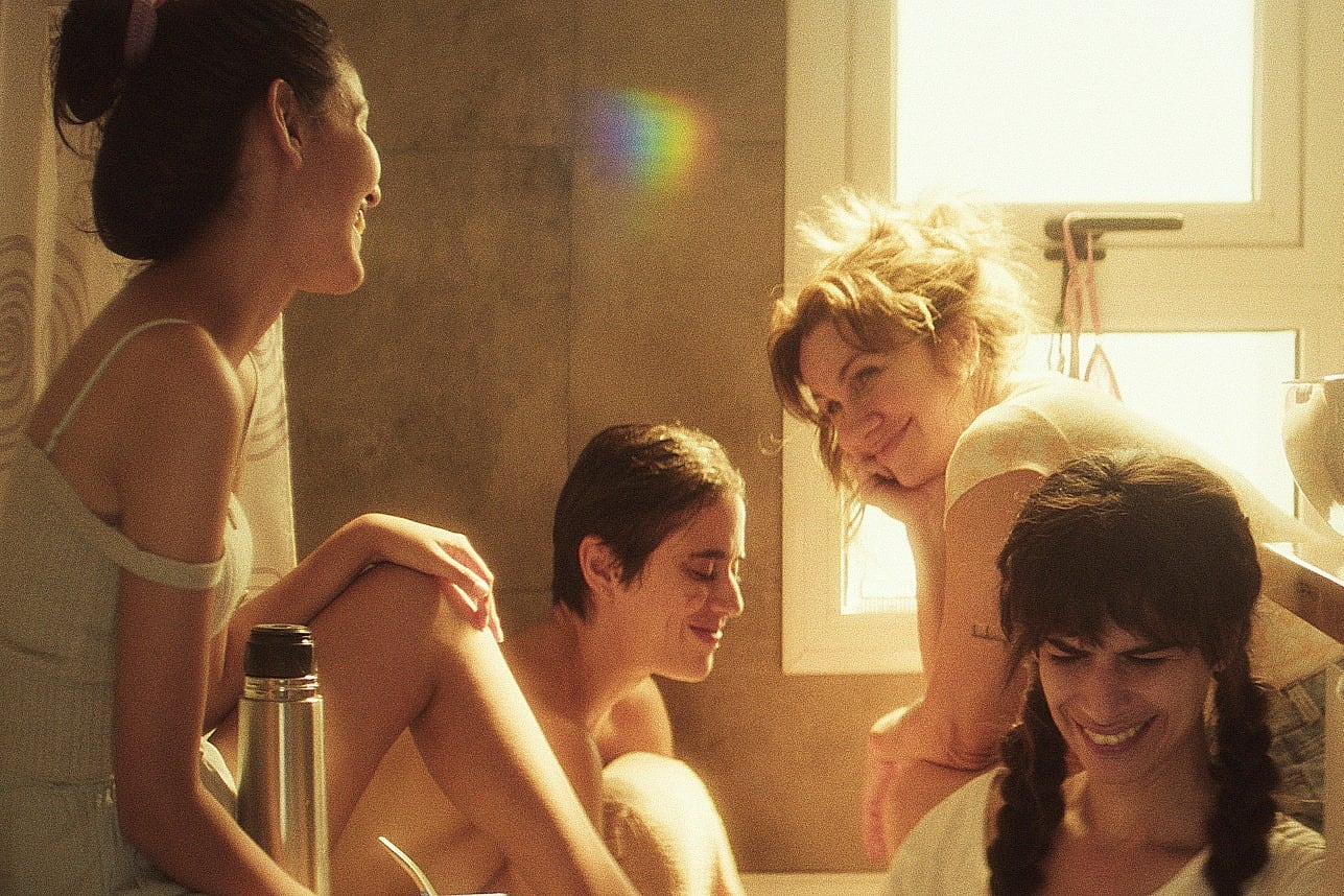 La película  responde desde la acción a quienes reclaman más espacio delante y detrás de cámara para las mujeres.