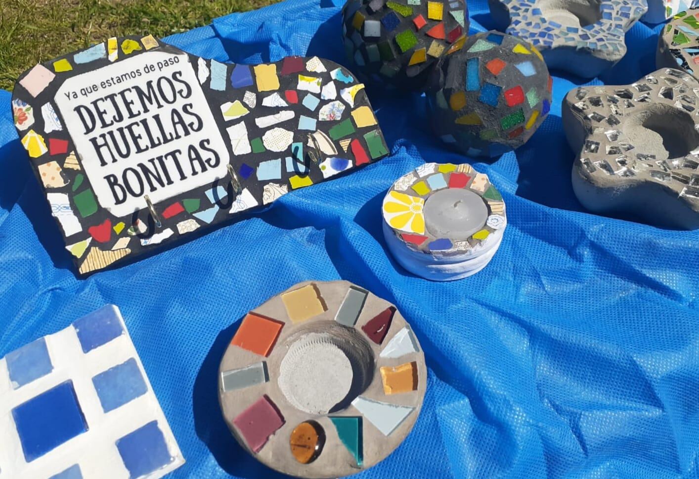 Algunos de los trabajos que los estudiantes hacen en los distintos talleres.