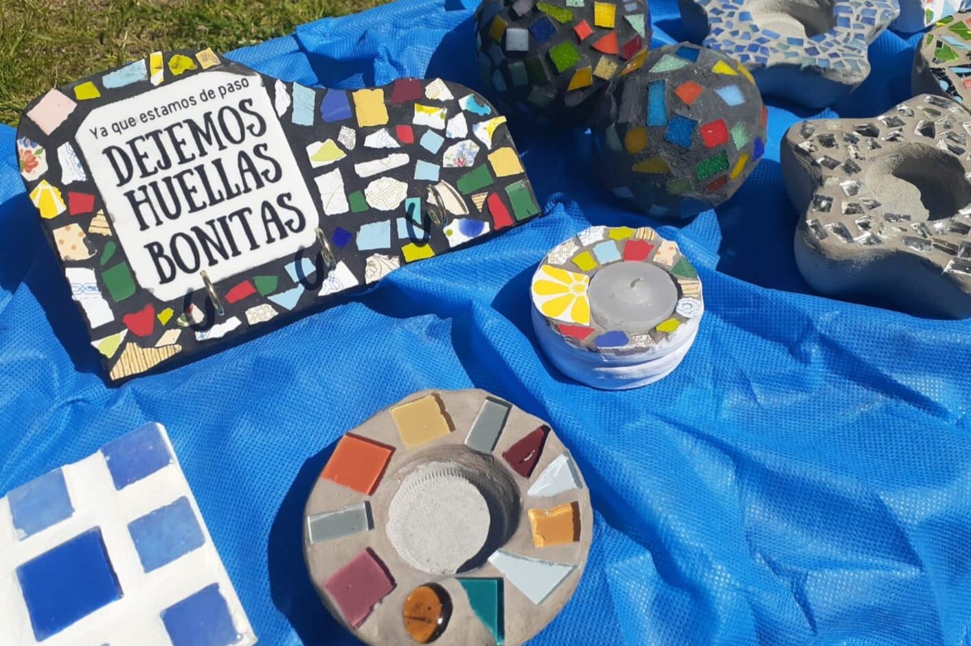 Algunos de los trabajos que los estudiantes hacen en los distintos talleres.