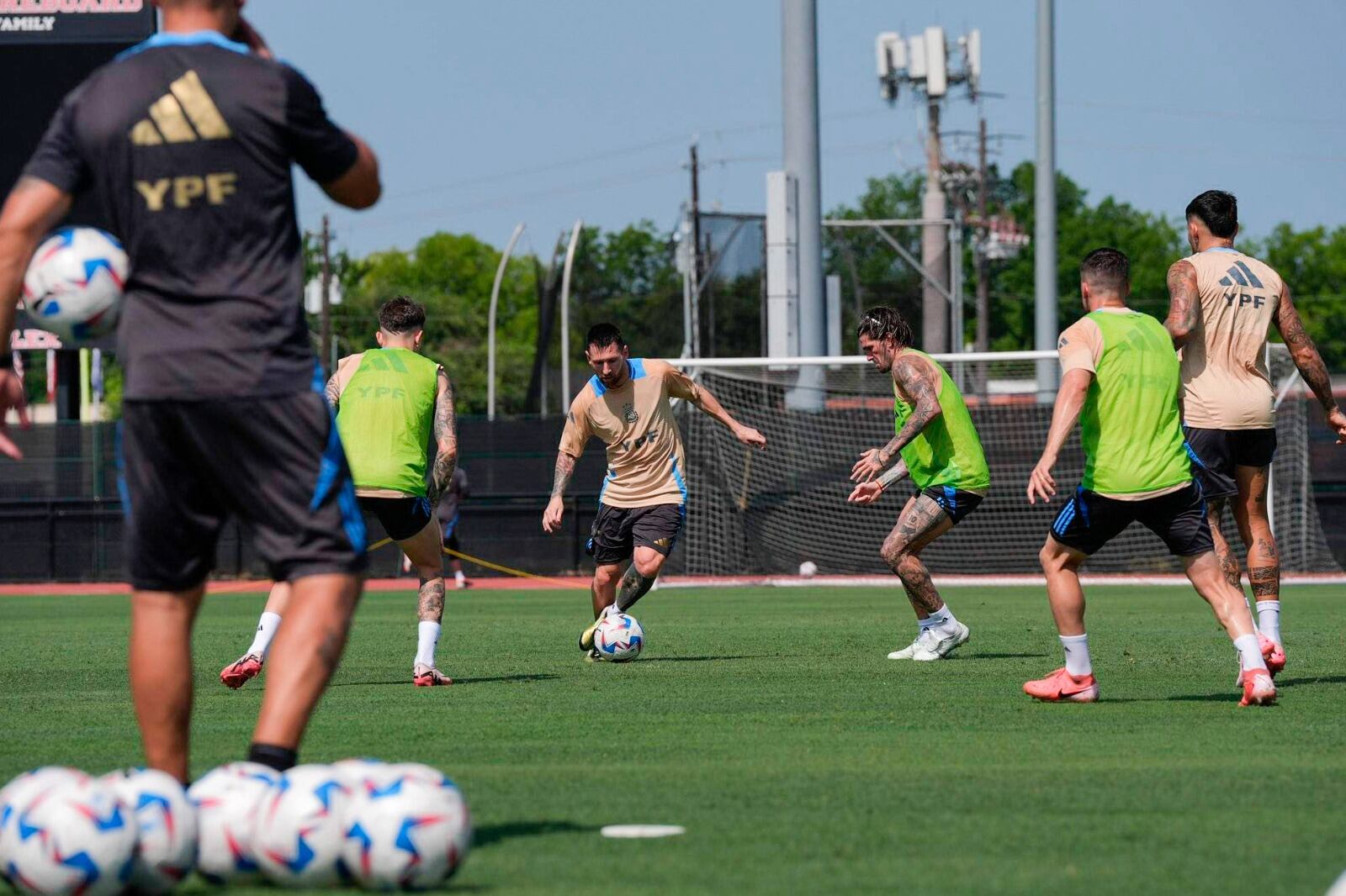 Messi terminó sin problemas el duelo ante Ecuador