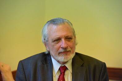 El ministro Silberstein pidió a la Justicia que revise su composición.