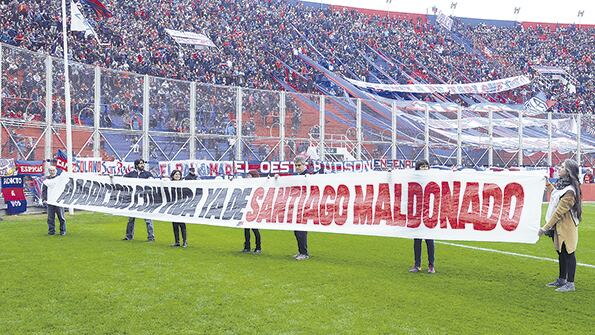 San Lorenzo le brindó un homenaje especial a Santiago Maldonado.