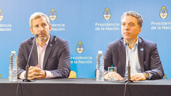 Nicolás Dujovne y la urgencia por bajar el déficit. El fondo exige; los ruralistas rechazan.