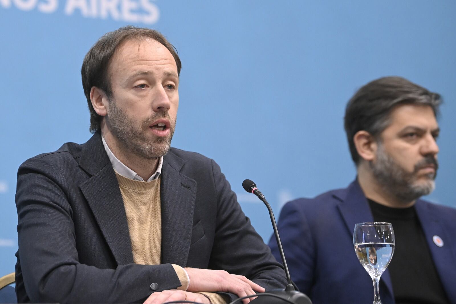 Pablo López anunció un nuevo pago de la deuda.