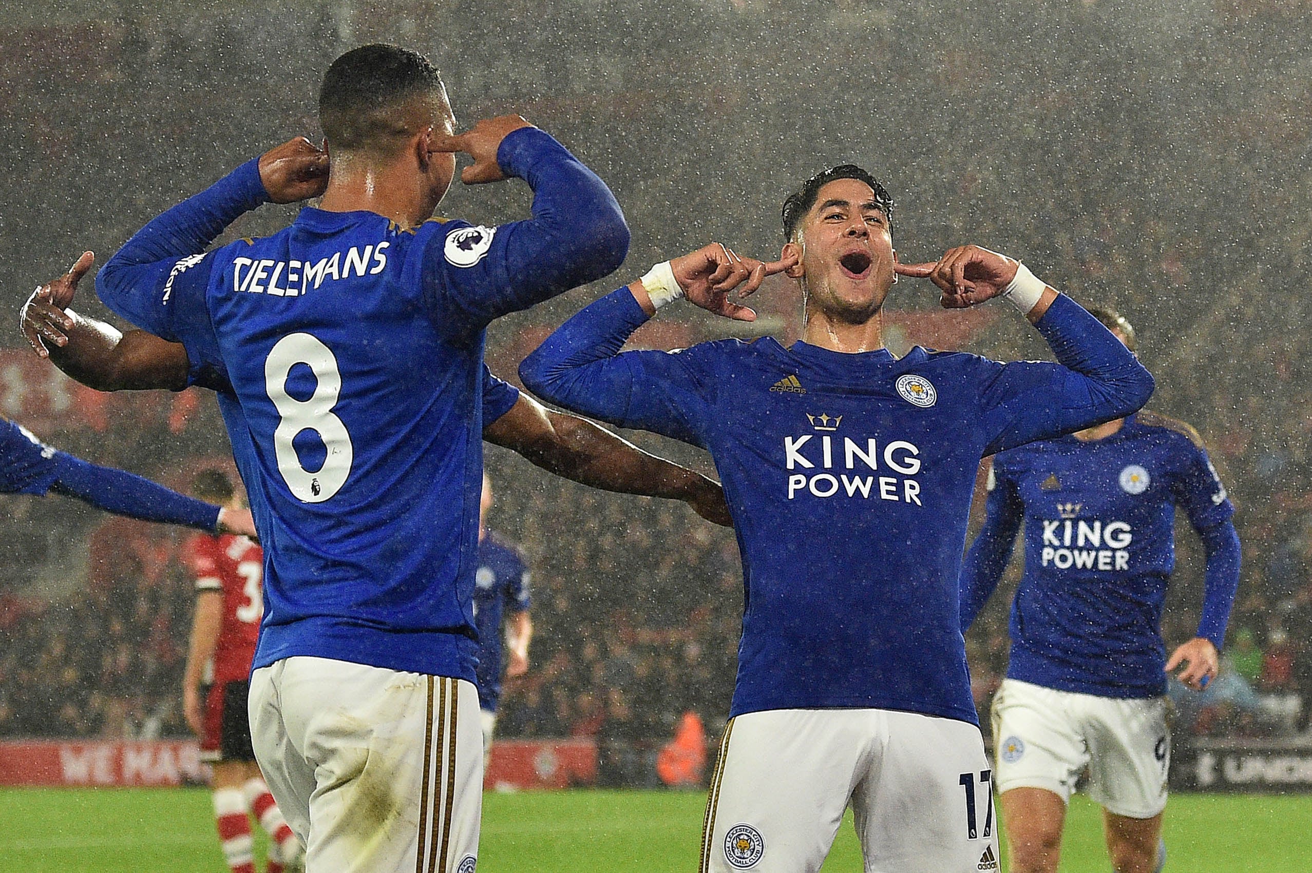 El español Ayoze festeja el primero de su triplete ante Southampton.