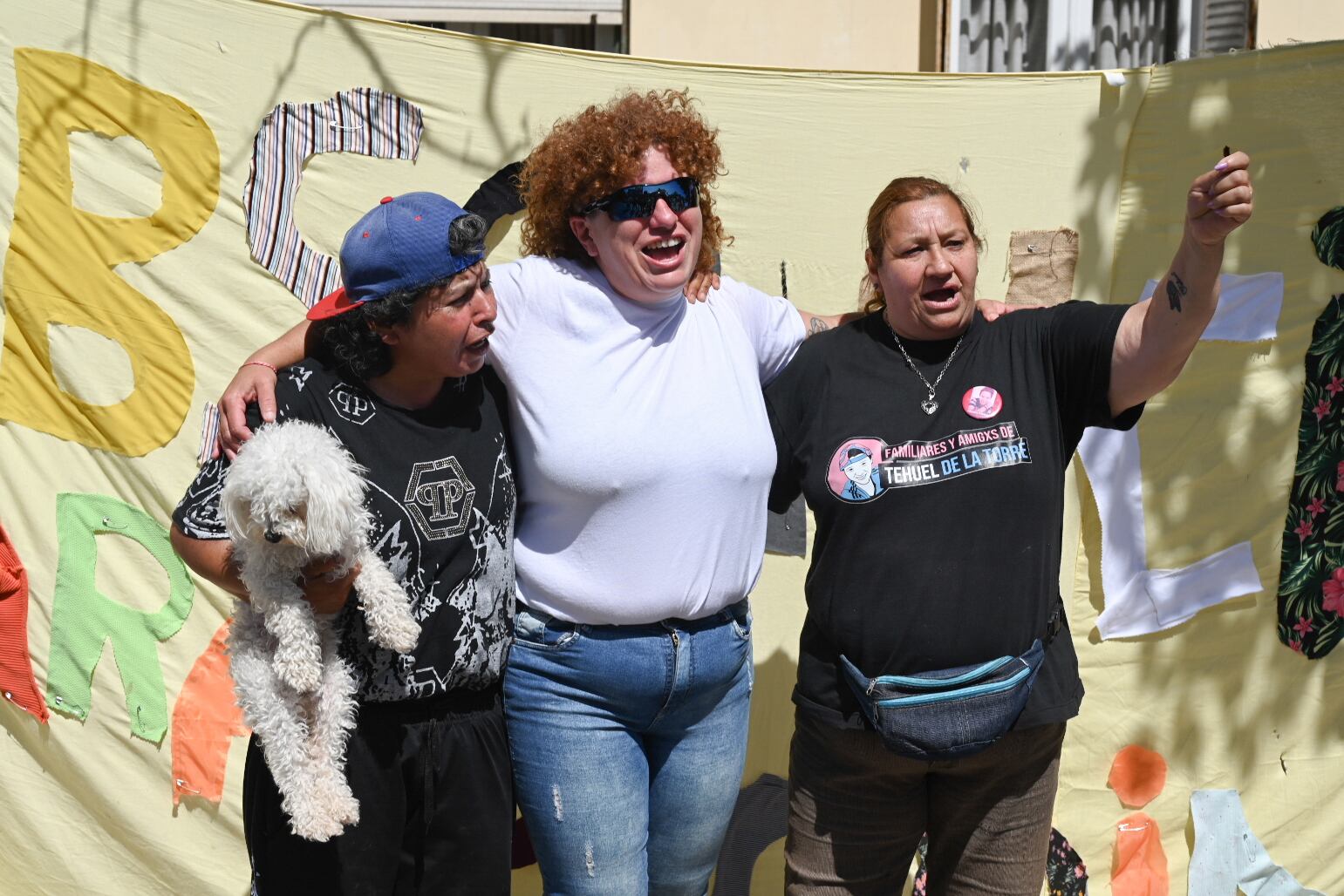 Higui de Jesús, Nochetti y Norma Nahuelcura, mamá de Tehuel de la Torre.