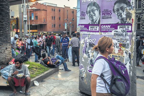 Propaganda electoral de Gustavo Petro en la víspera de la elección.