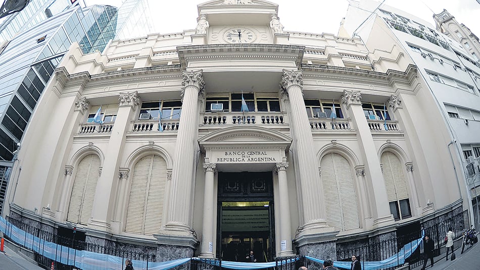 El BCRA busca generar expectativas estabilizadoras en medio de un descontrol que la propia entidad creó.