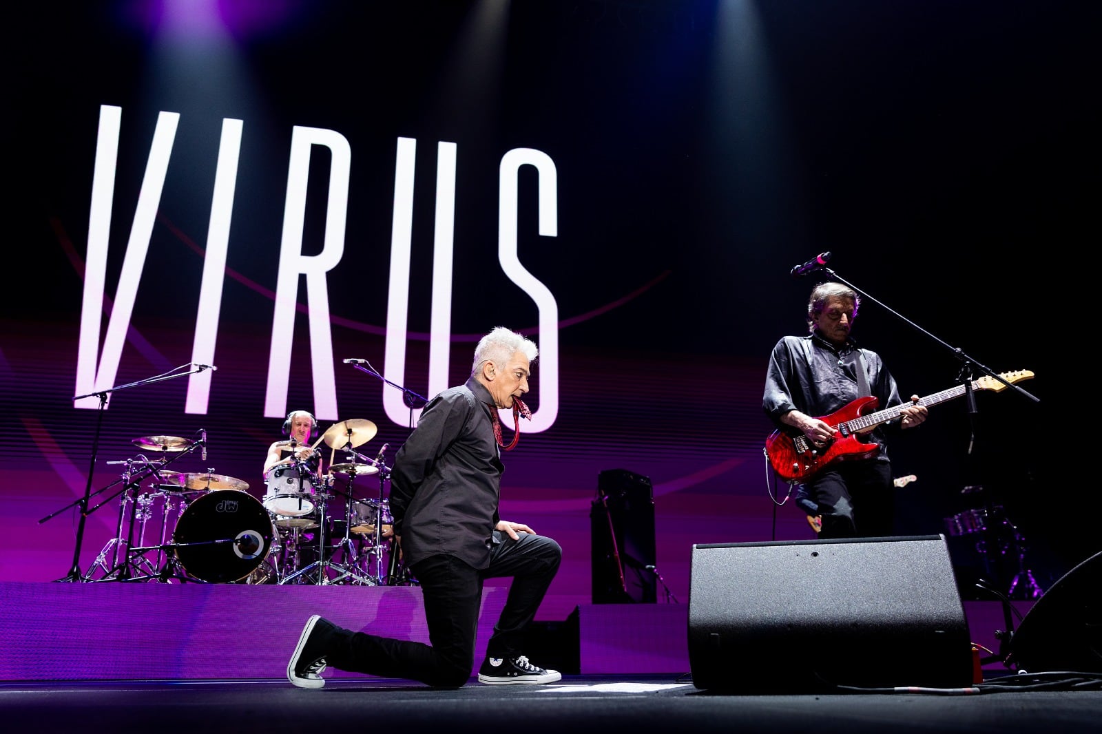 Más de 40 años después de su fundación, Virus sigue explotando en escena