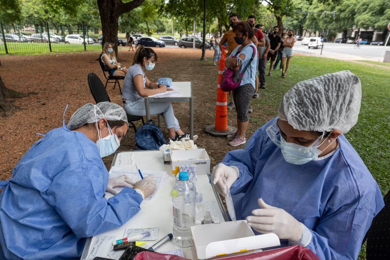 Hay por el momento 1.680 personas internadas en Unidades de Terapia Intensiva