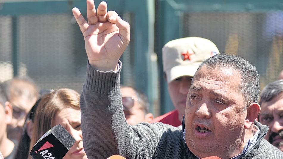 Luis D’Elía será revisado por los médicos del cuerpo forense, pero los camaristas dijeron que siguiera en prisión.