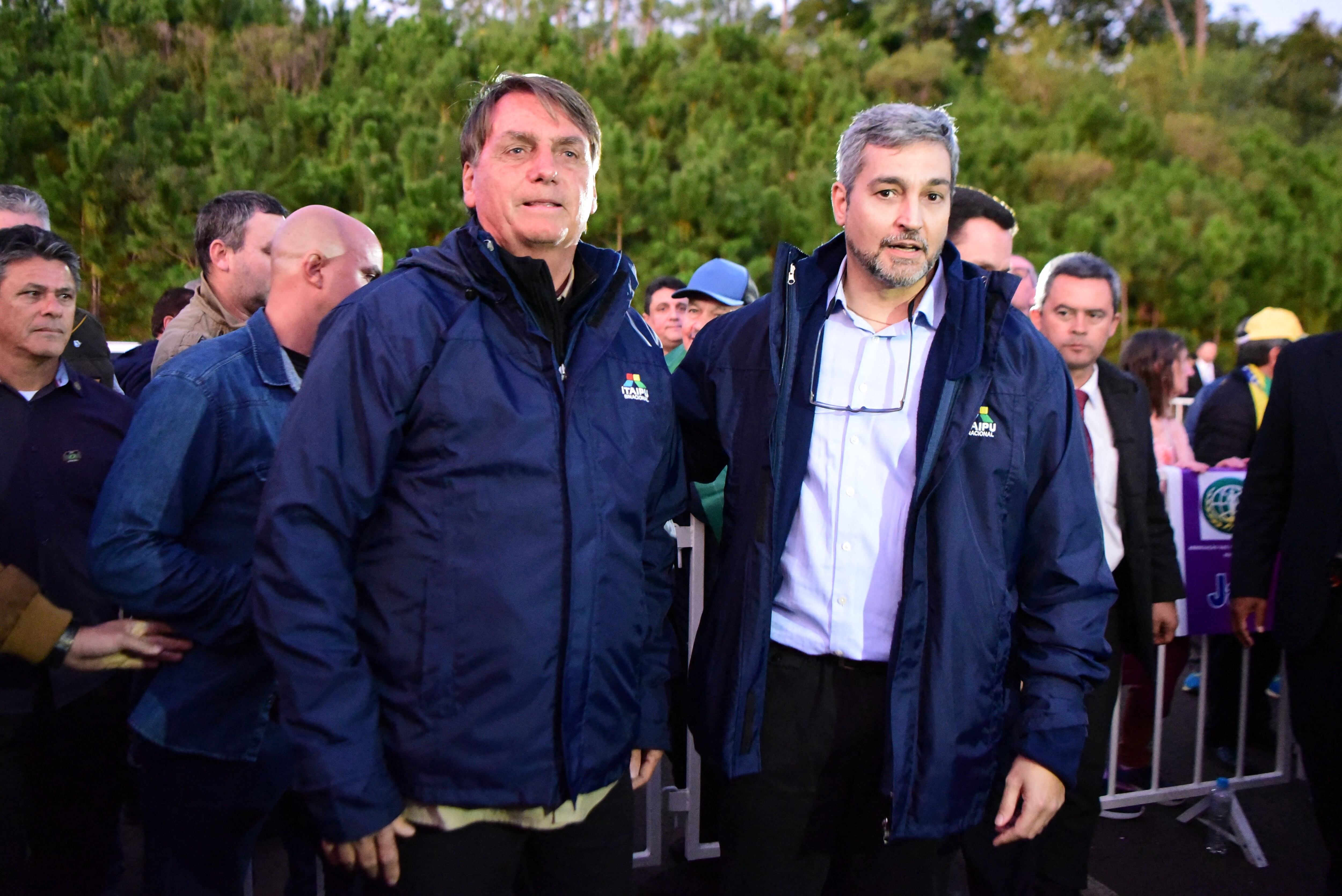 Bolsonaro y Abdo verificaron los avances de las obras del Puente de la Integración en Foz de Iguazú (Foto: AFP).