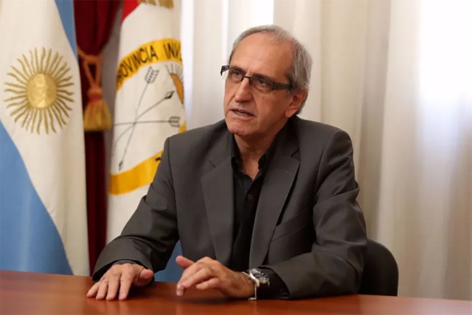 Oscar Blando critica la forma en que se llamó a la Convención. 