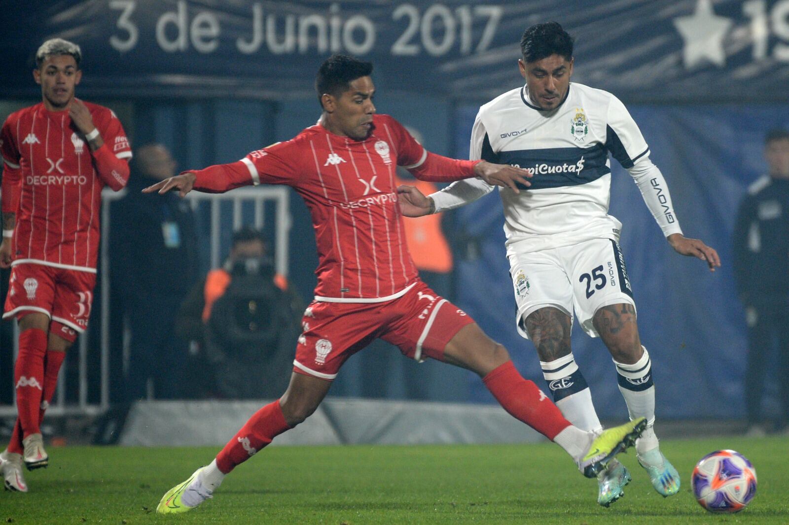 El Globo no detiene su caída y fue derrotado en el Bosque