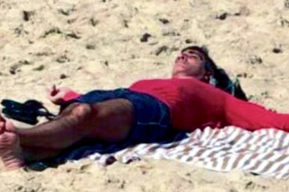 El ahora ex presidente del BCRA Luis Caputo podrá descansar después de dilapidar 15 mil millones de dólares en apenas tres meses.