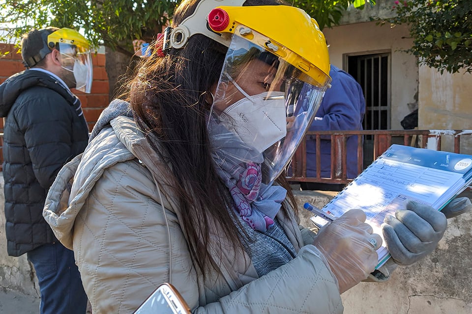 Equipos en la calle contactaron a quienes estuvieron en el centro de salud de Pérez.