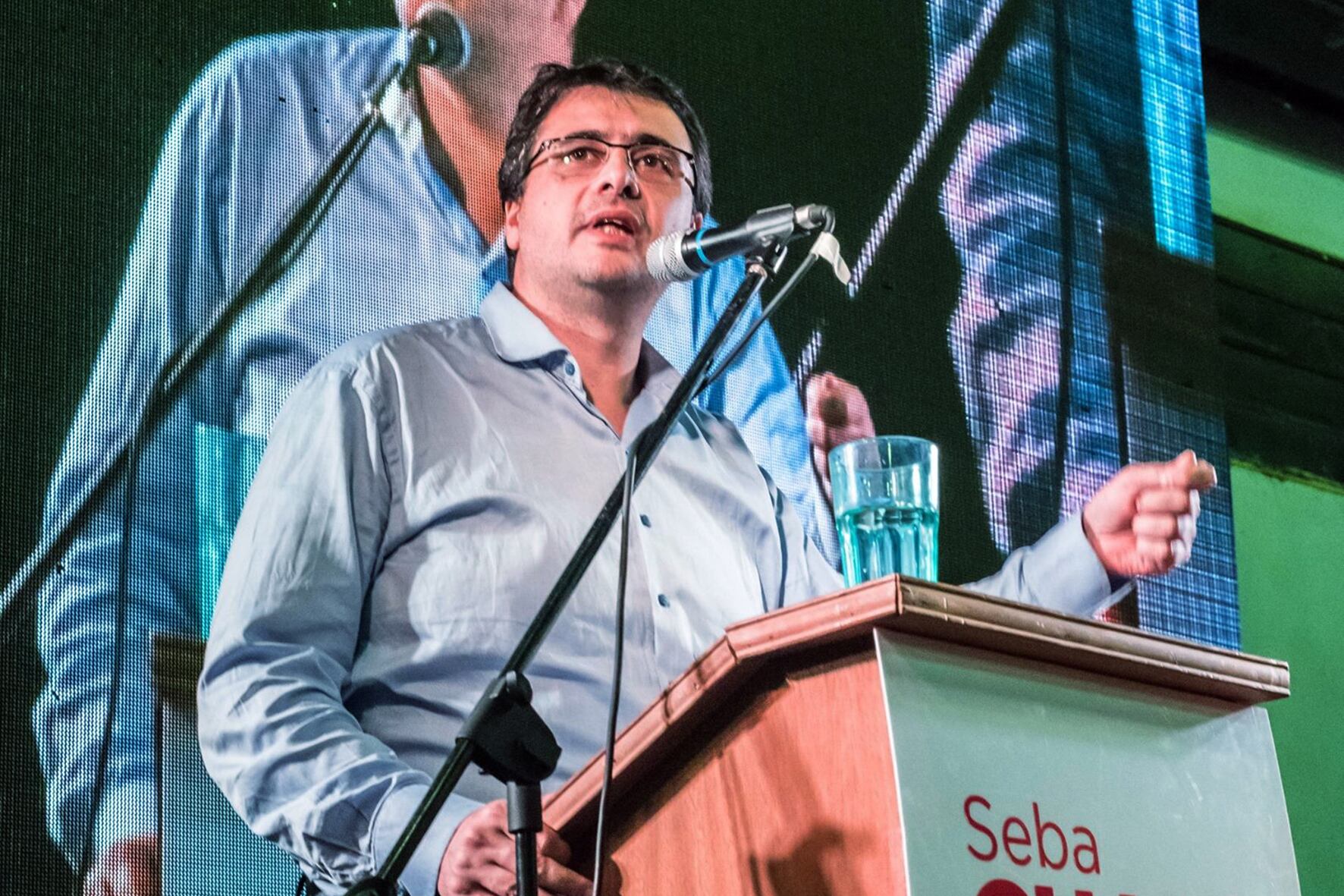 Chale se lanzó, decidido a dar pelea en las PASO. No espera que "ningún dedo" lo elija.