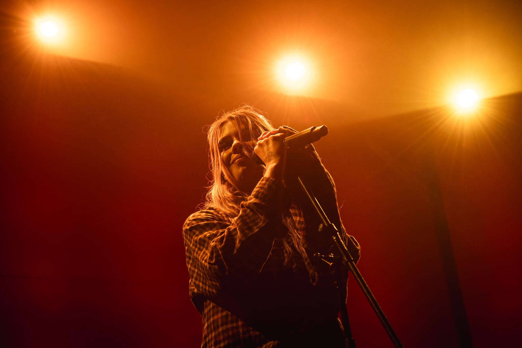 Lara bancó el show sola, sin feats, y se mandó a hacer todo el disco completo ante más de 1800 fans que le agitaron todas, todas