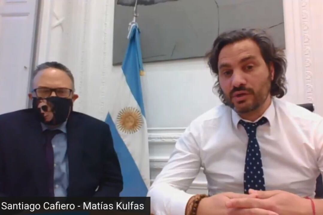 Santiago Cafiero (derecha) expuso junto a Matías Kulfas en la Universidad de San Martín. 