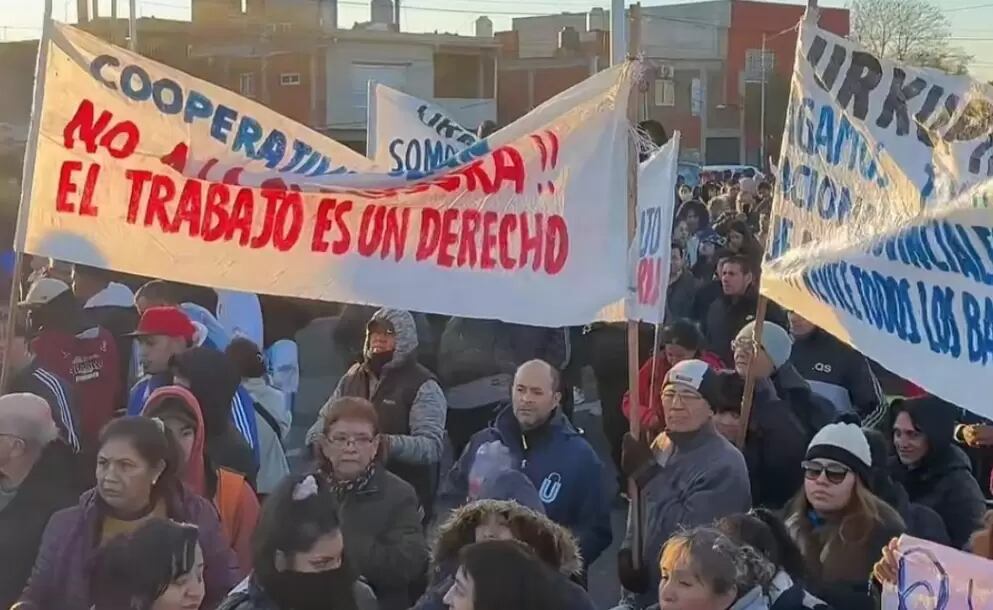 El lunes los feriantes cortaron el Puente La Noria durante varias horas