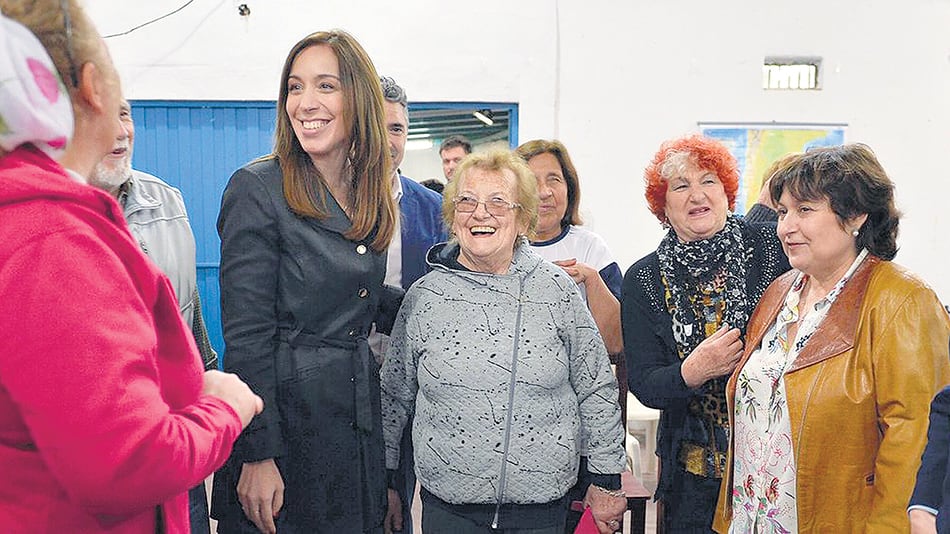La gobernadora Vidal ayer, junto a Graciela Ocaña, cabeza de lista en la campaña irregular.
