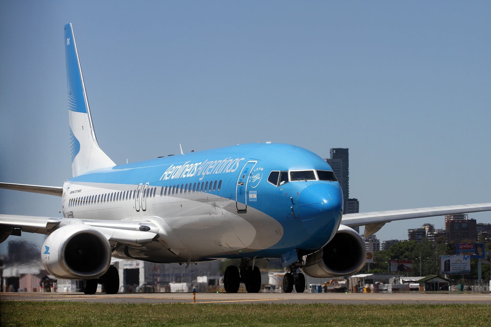 Aerolíneas Argentinas, primera en la fila de Milei de empresas a privatizar.